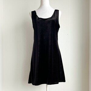 VINTAGE BLACK VELVET MINI DRESS‎